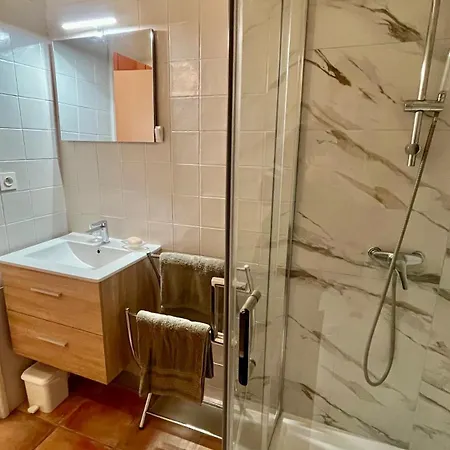 Vue Imprenable, Parking Prive, Lave-linge Apartment *